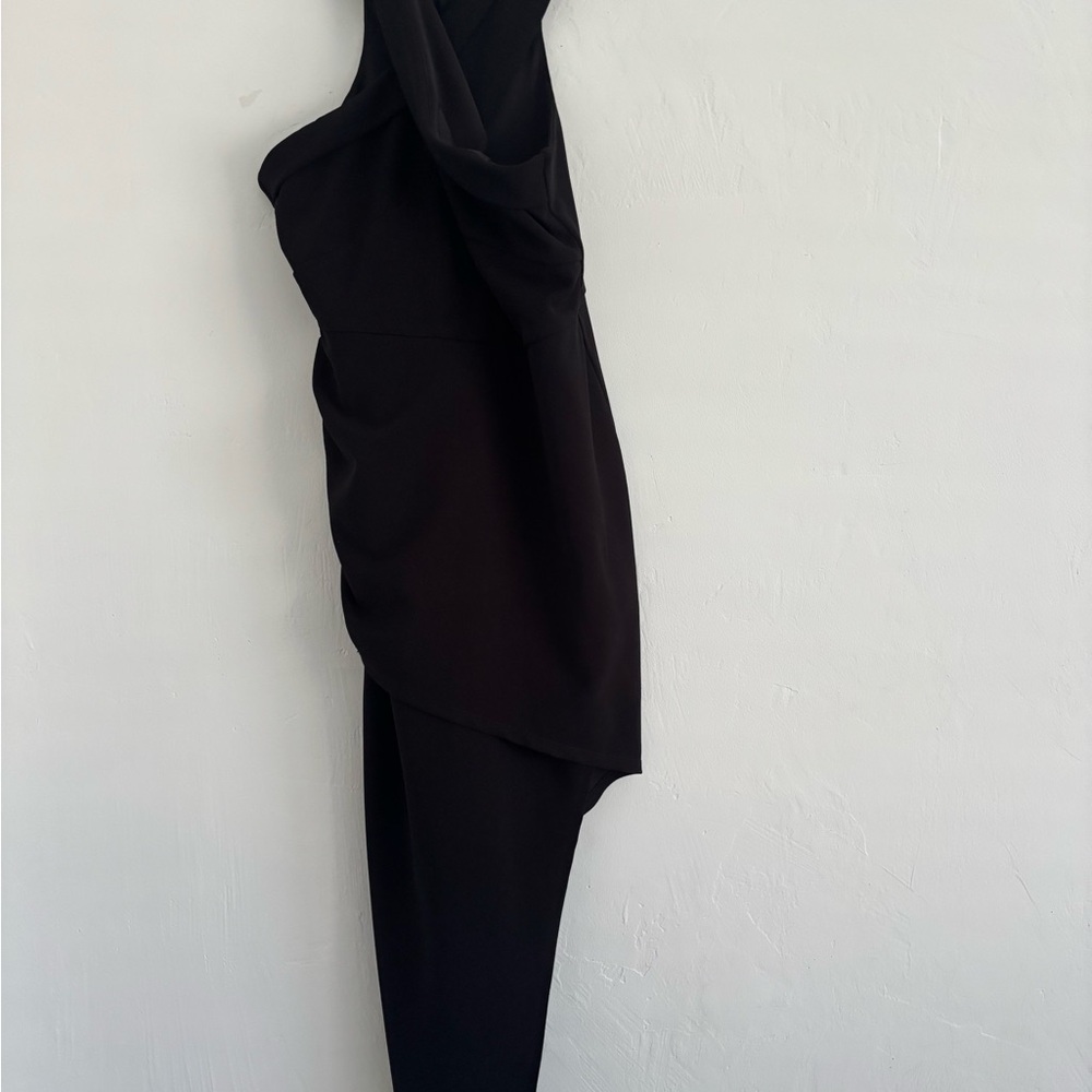 Lulu's Elegant Black Dress